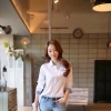 姑娘，牛仔裤什么牌子的，不错哟