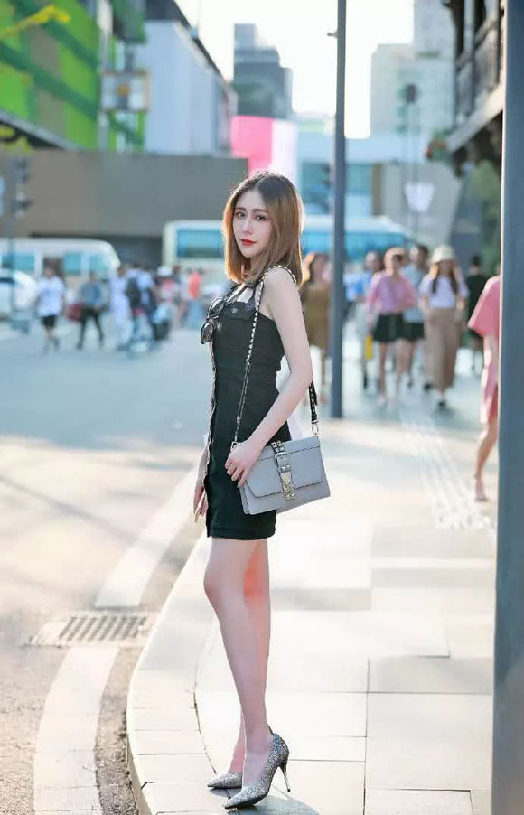 精选街拍美图2019（03）[2张]