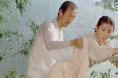 毫无禁忌的伦理电影，老公扔下妻子去打工，不料妻子被邻居轮流照顾，毁三观的韩国电影《桑叶》