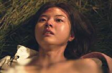 韩国电影太敢拍了！被几个男人轮番利用！太窒息了！韩版“潘金莲”的魅力，连警察都差点扛不住！