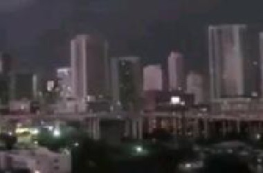 巨形ufo