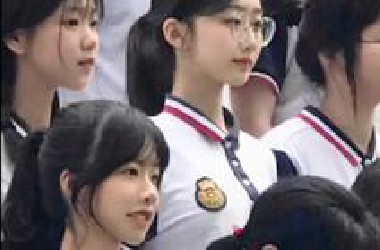 “一眼望去，全是主角！”