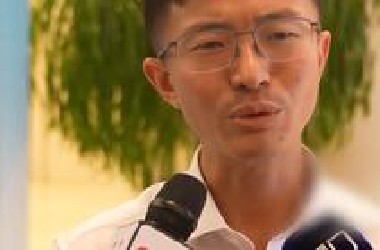 时隔7年再来大陆，侯汉廷自嘲是“乡巴佬”:“井”里呆久了，需要出来看看“海”的宽阔！