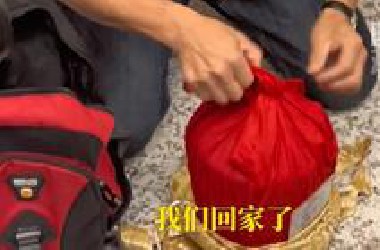 “灵魂摆渡人”刘德文送四川老兵落叶归根