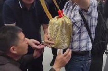 “灵魂摆渡人”刘德文 送山东籍老兵“回家” 再怎么辛苦 也要送他们回家