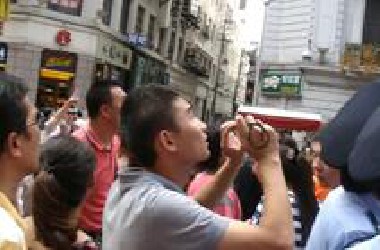 上海南京路步行街发现UFO