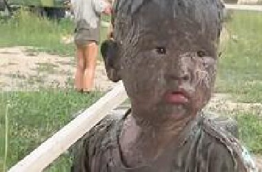 萌娃们的搞笑日常，既可爱又好笑，注意安全啊小孩哥！