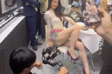 现在车展都这么拍了吗？
