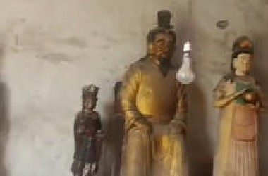 崇仙观修缮，这里寄存了多少人虔诚的祈祷，如今却因年久失修，道长们不忍看见道观破败，不惜代价自己出资维建，秉承着正心正念，济世利人的理念，只为弘扬道家文化。