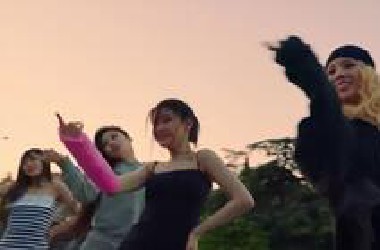 田小娟负责操刀的新女团先行曲发布，质疑声此起彼伏