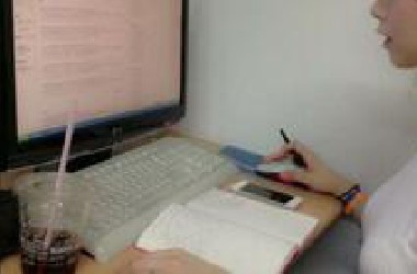 女朋友学了一个月Python，就做出了个这，大家觉得还有必要学下去吗？
