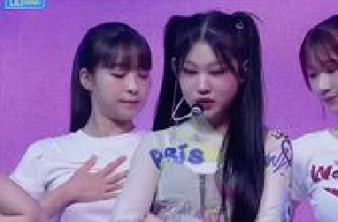 小沈阳女儿韩国初舞台，父母真的很用力在托举了