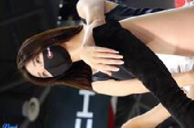 【Jin Yuri】211002 韩国车模小姐姐 长靴饭拍 Model - seat on car roof [2021 Auto Salon Week]