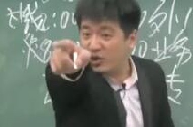 讲课（X）讲相声（√）