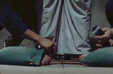 这是犯人绞刑时的整个过程