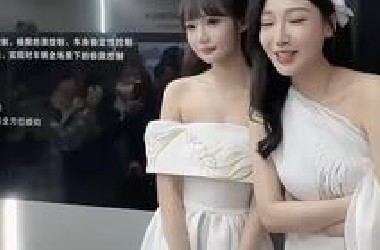 广州国际车展上的条纹哥，你们喜欢吗#车模美女 #美出高级感46