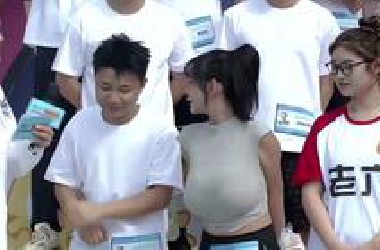 老六：“选你，绝对反差是吧？”